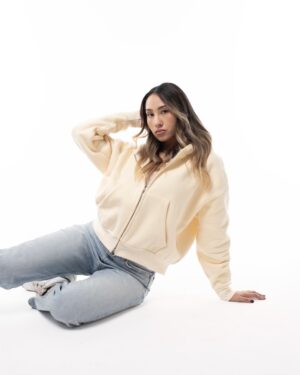 {"data":{"product":"tiktok"}} HOODIE ZIP CREAM MUJER